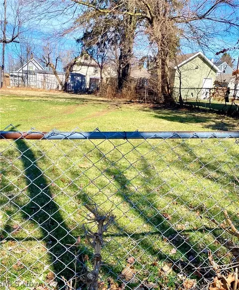 7704 Dudley Ave, Cleveland, OH 44102
