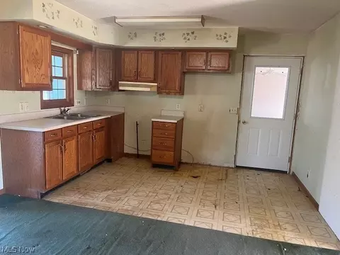 Kitchen - 8520 County Road 16, Bryan, OH 43506 photo 1 of 1