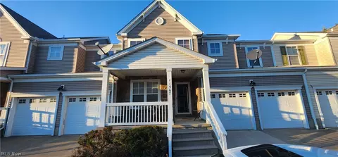 11567 Sunny Dr, Warrensville Heights, OH 44128