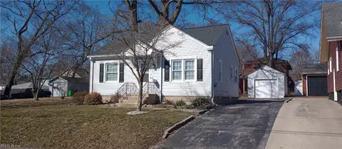 279 E Baird Ave, Barberton, OH 44203