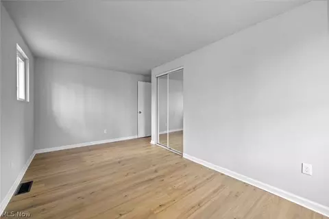 Bedroom - 553 Delaware Ave, Elyria, OH 44035 photo 3 of 4