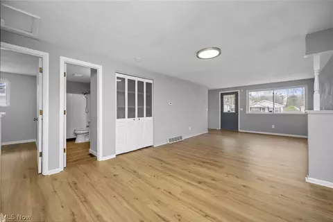 Living - 553 Delaware Ave, Elyria, OH 44035 photo 2 of 3