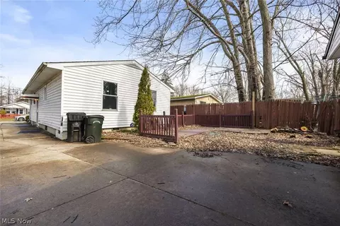 Exterior - 553 Delaware Ave, Elyria, OH 44035 photo 2 of 2
