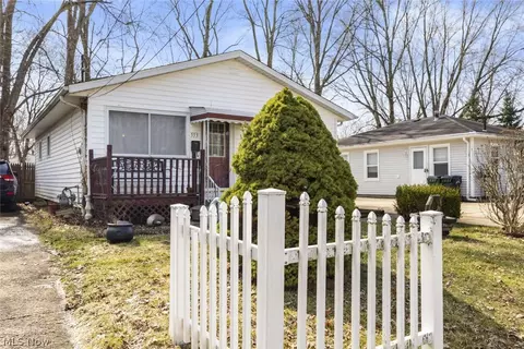 Other - 553 Delaware Ave, Elyria, OH 44035 photo 3 of 9