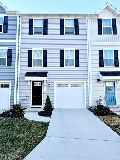 153 Raintree Ln, Painesville, OH 44077