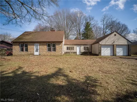 1545 Ambre Dr, Akron, OH 44312