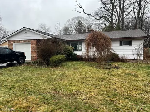 462 Moody St, Akron, OH 44305