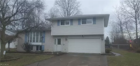 7654 Ohio St, Mentor, OH 44060
