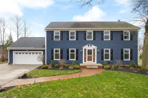 417 Forest Ln, Wadsworth, OH 44281