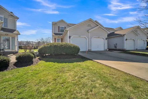 34955 Northview Cir, North Ridgeville, OH 44039