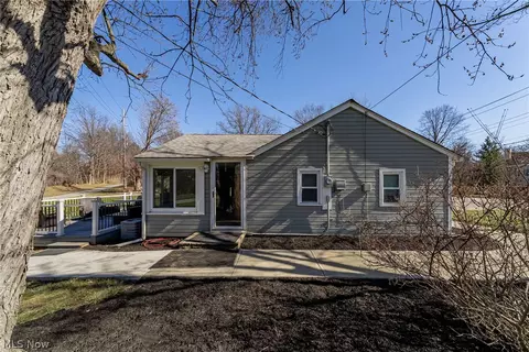 Exterior - 2745 Rockefeller Rd, Willoughby Hills, OH 44092 photo 5 of 12