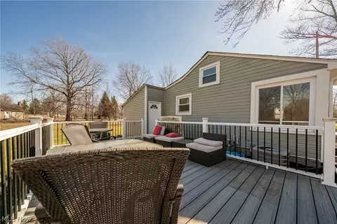 Exterior - 2745 Rockefeller Rd, Willoughby Hills, OH 44092 photo 2 of 12