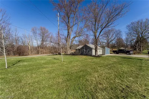 Exterior - 2745 Rockefeller Rd, Willoughby Hills, OH 44092 photo 8 of 12