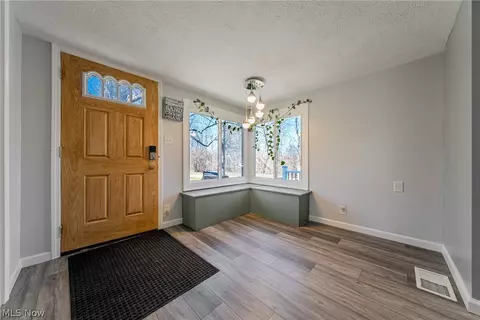 Entry Way - 2745 Rockefeller Rd, Willoughby Hills, OH 44092 photo 1 of 5