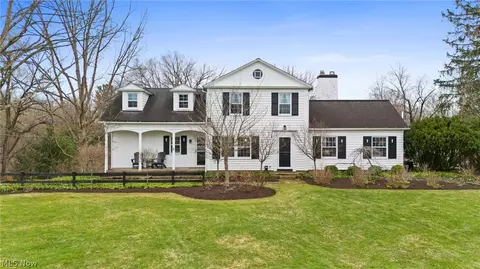 118 Kenton Rd, Chagrin Falls, OH 44022