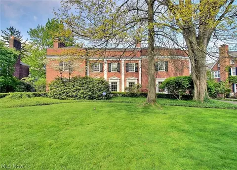 2710 Chesterton Rd, Shaker Heights, OH 44122