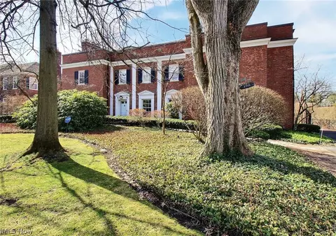 2710 Chesterton Rd, Shaker Heights, OH 44122