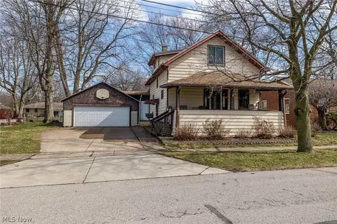 145 Pearl St, Amherst, OH 44001