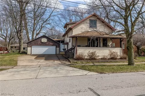 145 Pearl St, Amherst, OH 44001