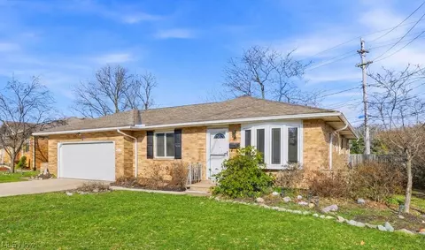 5504 Carol Jean Blvd, Garfield Heights, OH 44125