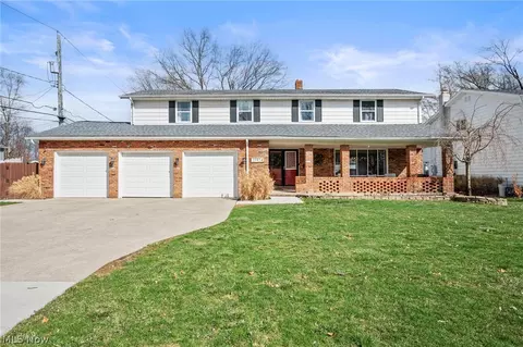 27974 Sanders Ln, North Olmsted, OH 44070