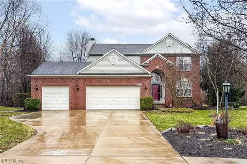 5206 Yorton Ln, Brunswick, OH 44212