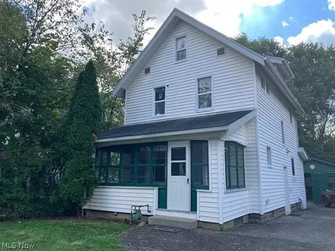 230 Helen Ave, Akron, OH 44310