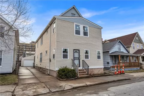 1330 W 67th St, Cleveland, OH 44102