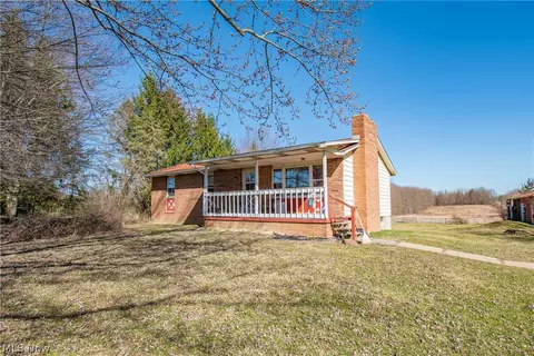 3686 Jones Rd, Diamond, OH 44412