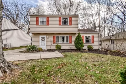 9925 Aldridge Dr, Columbia Station, OH 44028