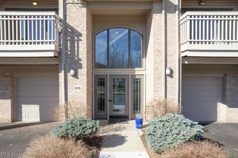 3800 Rosemont Blvd #105D, Akron, OH 44333