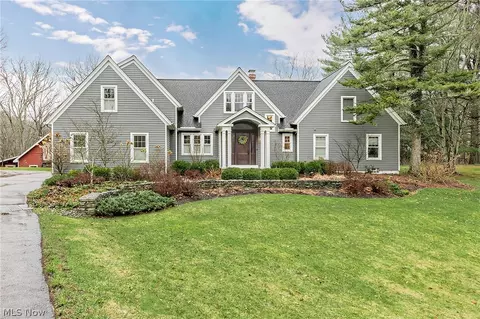 449 N Main St, Chagrin Falls, OH 44022