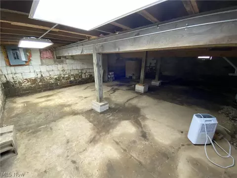 195 Case Ave, Andover, OH 44003 photo 25