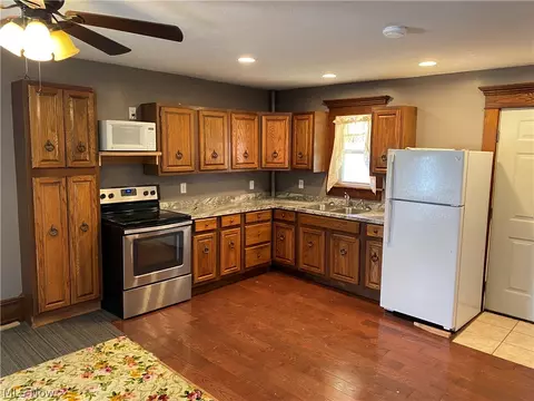 195 Case Ave, Andover, OH 44003 photo 12