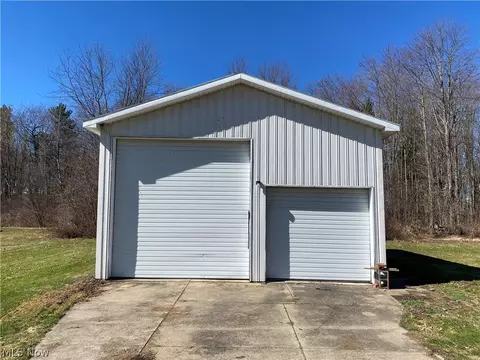 195 Case Ave, Andover, OH 44003 photo 4