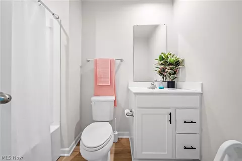 Bath - 218 Leather Leaf Dr, Elyria, OH 44035 photo 6 of 6