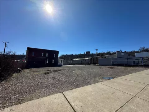 301 S 6th St, Steubenville, OH 43952