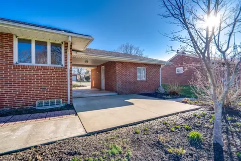 Exterior - 3917 Crestwood St NW, Canton, OH 44708 photo 4 of 6