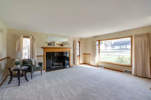 Living - 3917 Crestwood St NW, Canton, OH 44708 photo 1 of 4