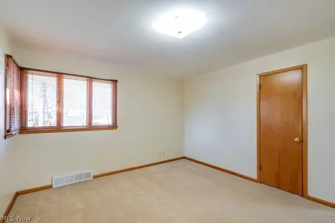 Bedroom - 3917 Crestwood St NW, Canton, OH 44708 photo 3 of 6