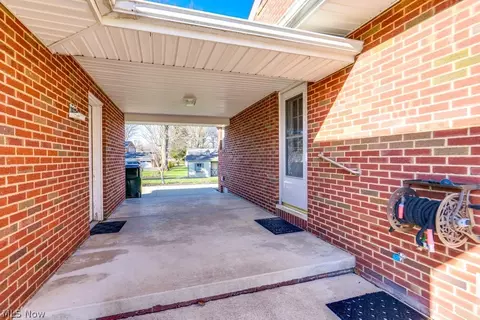Exterior - 3917 Crestwood St NW, Canton, OH 44708 photo 6 of 6