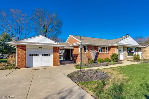 Exterior - 3917 Crestwood St NW, Canton, OH 44708 photo 3 of 6