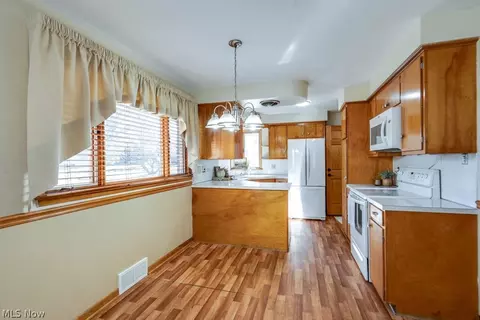 Kitchen - 3917 Crestwood St NW, Canton, OH 44708 photo 1 of 5