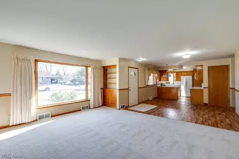 Living - 3917 Crestwood St NW, Canton, OH 44708 photo 4 of 4