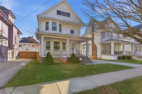 1279 Beach Ave, Lakewood, OH 44107