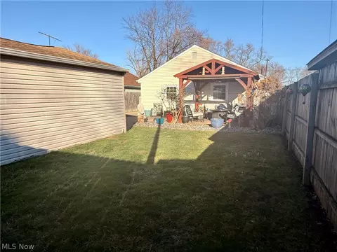 817 Boston Ave, Elyria, OH 44035 photo 18