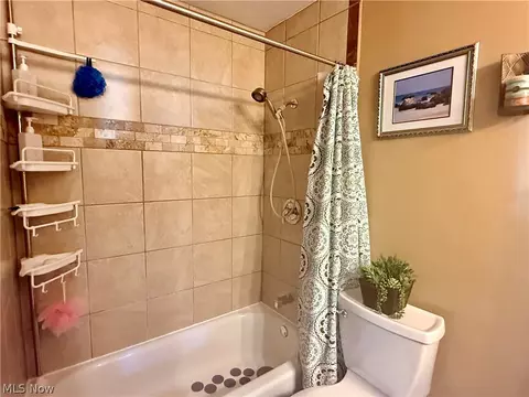 817 Boston Ave, Elyria, OH 44035 photo 15