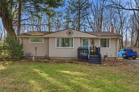 2380 Igleheart Rd, Akron, OH 44312