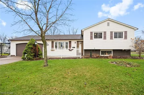4401 Forest Hill Dr, Lorain, OH 44053