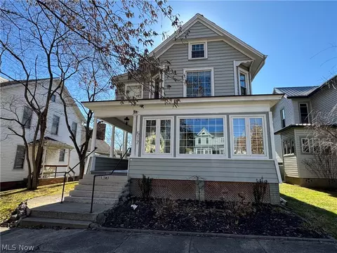 517 3rd St, Marietta, OH 45750